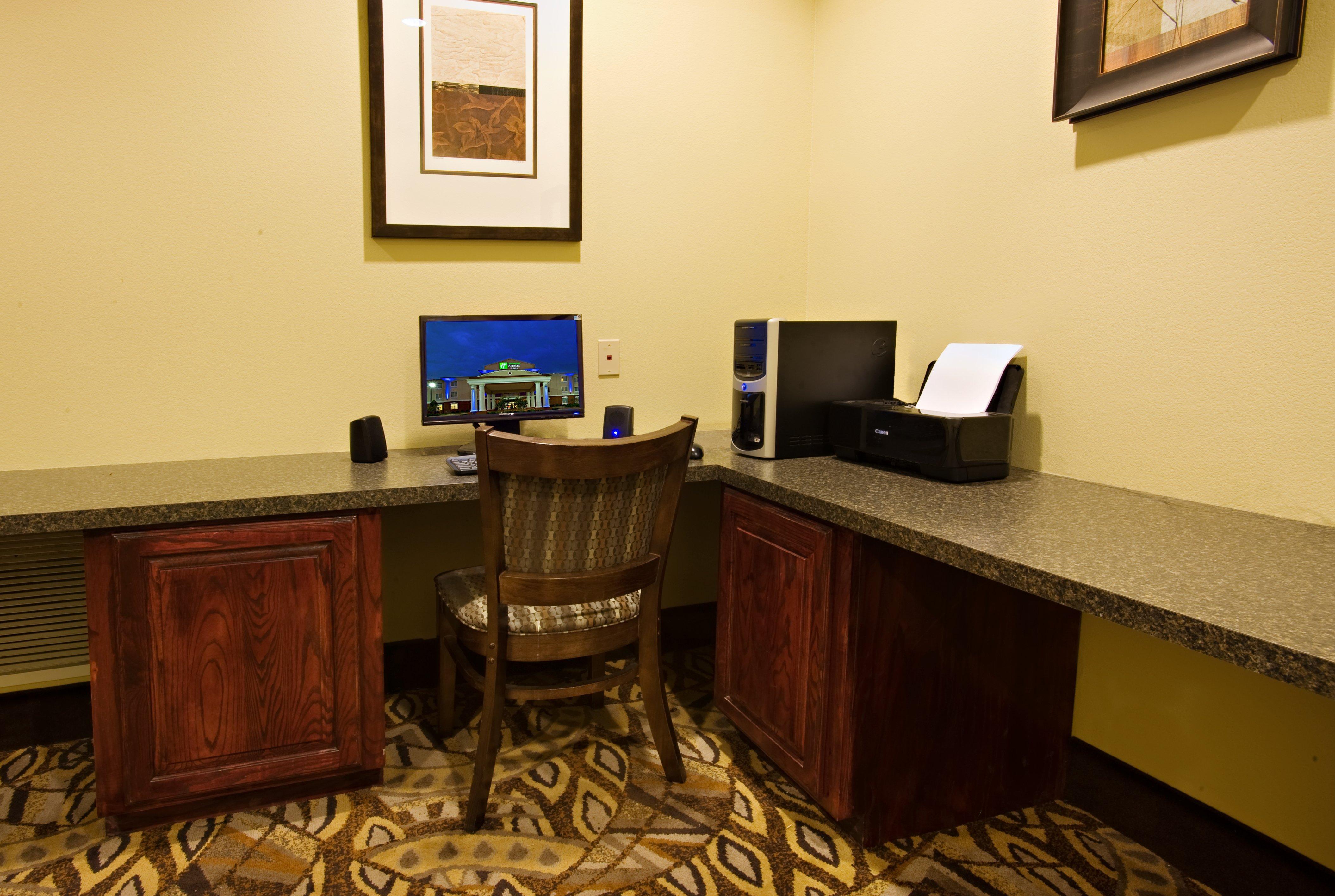 Holiday Express And By Ihg Hotel 3*